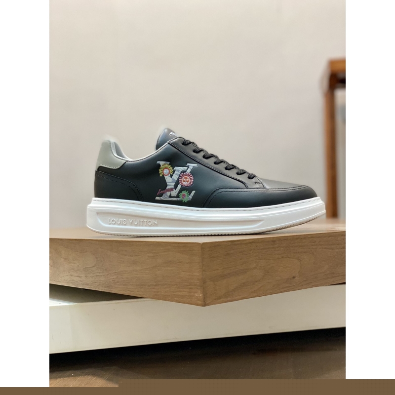l**is V*t*n sneakers